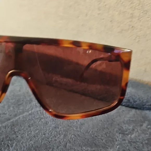Free People Tortoise Brown Sunglasses - Picture 5 of 5